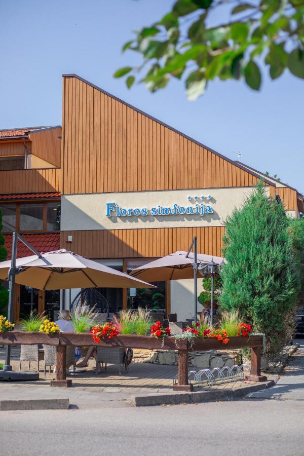 Floros Simfonija Hotel Sventoji Exterior photo